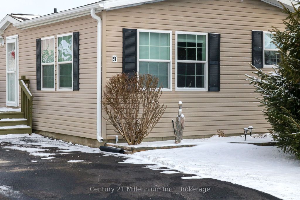 Photo of 9 Illinois Crescent, Wasaga Beach, ON L9Z 3A8 (MLS # S12984678)
