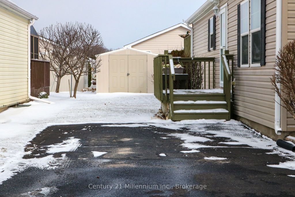 Photo of 9 Illinois Crescent, Wasaga Beach, ON L9Z 3A8 (MLS # S12984678)
