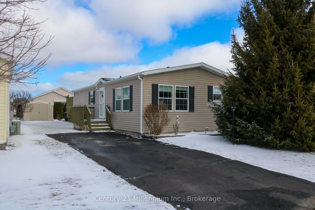 Photo of 9 Illinois Crescent, Wasaga Beach, ON L9Z 3A8 (MLS # S12984678)