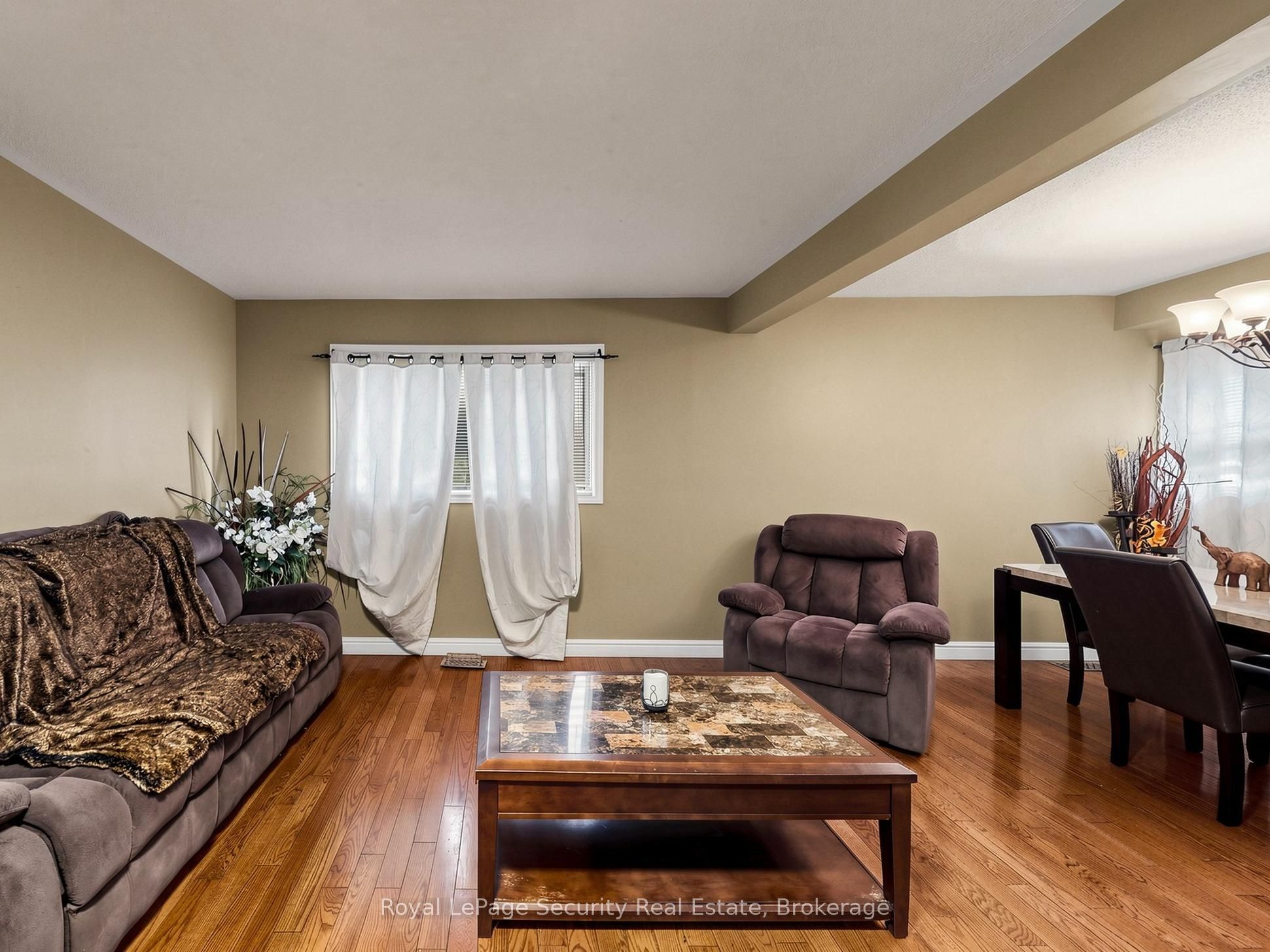 40 Langdale Crescent