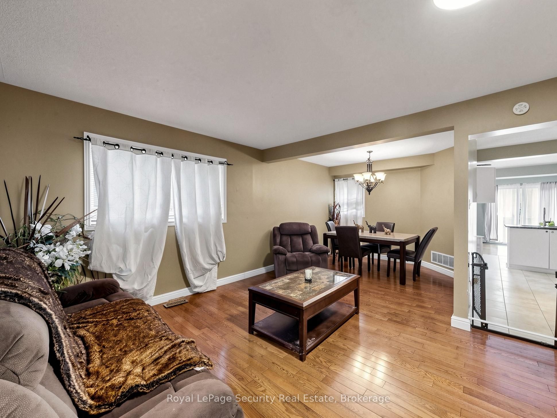 40 Langdale Crescent
