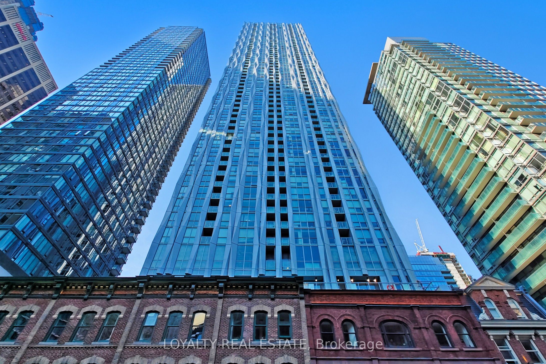 1 Yorkville Avenue 5005