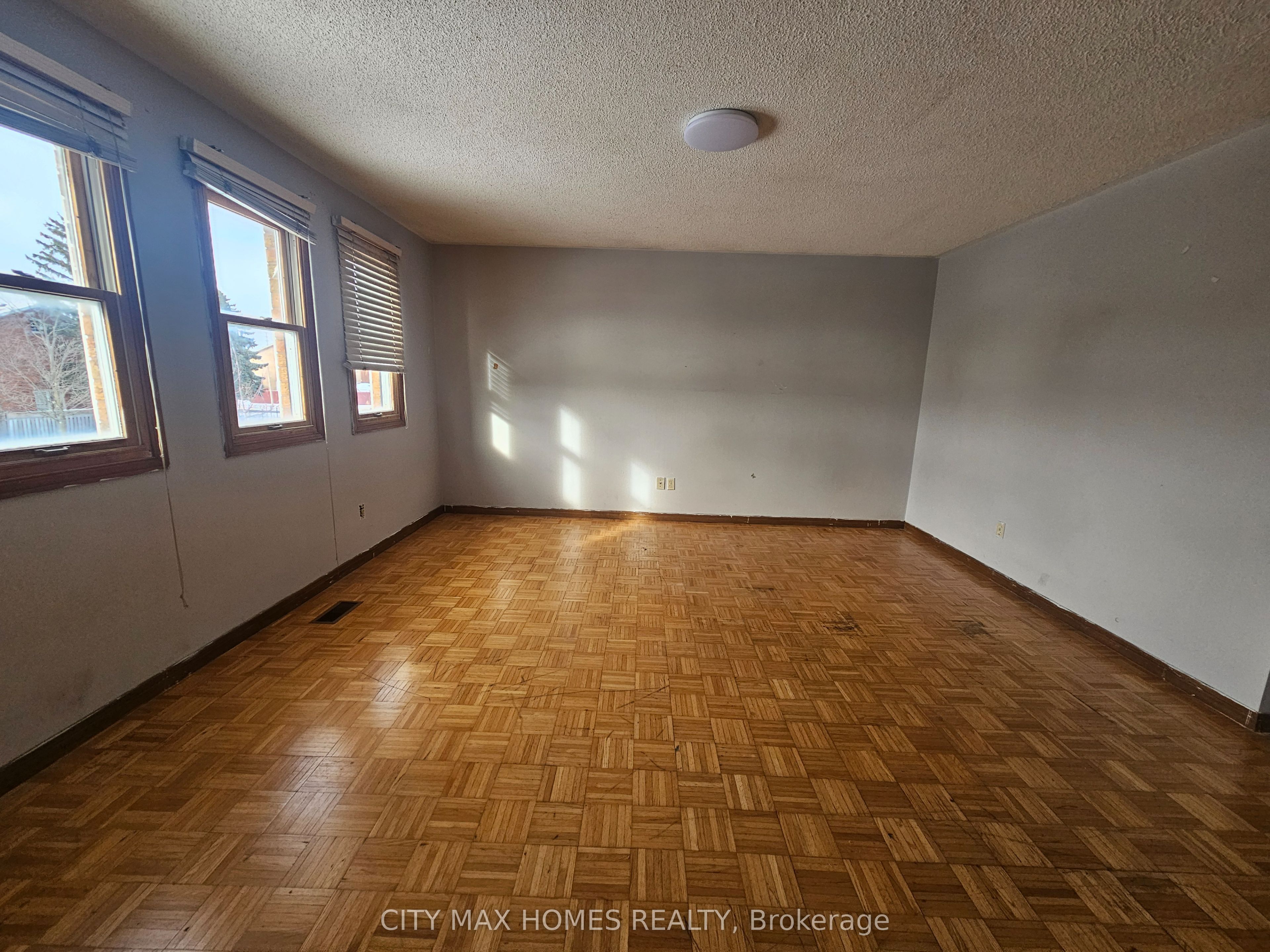 20 Windmill Boulevard