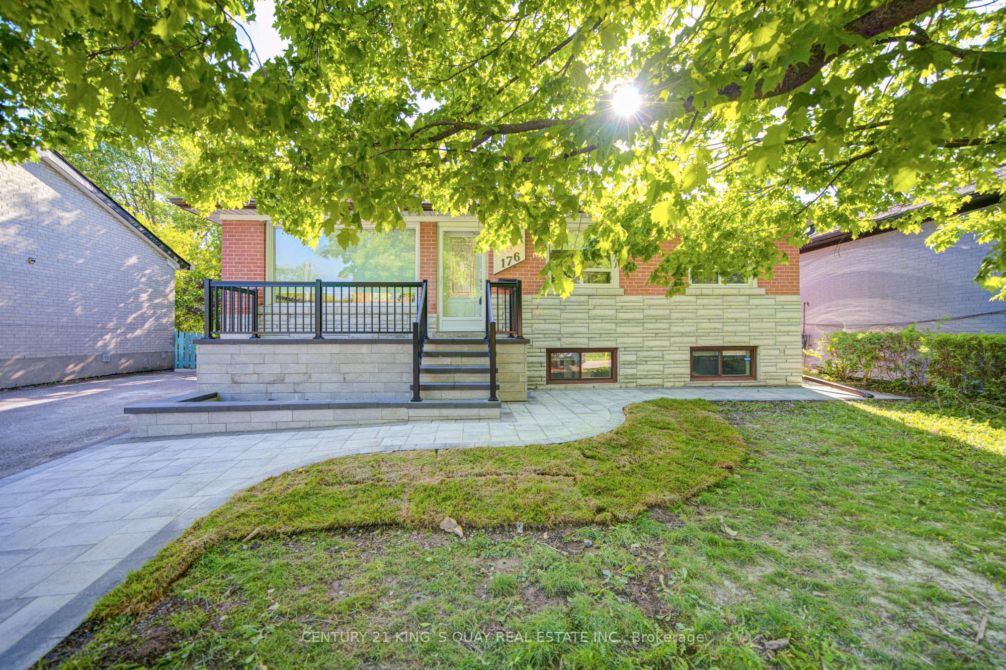 Photo 1 of 26 — 176 Felix Road, Richmond Hill, ON L4C 3M9