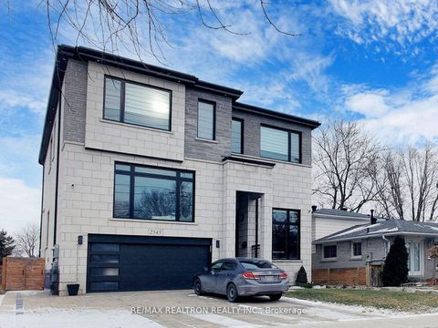 2545 Glengarry Road Mississauga ON L5C 1Y1