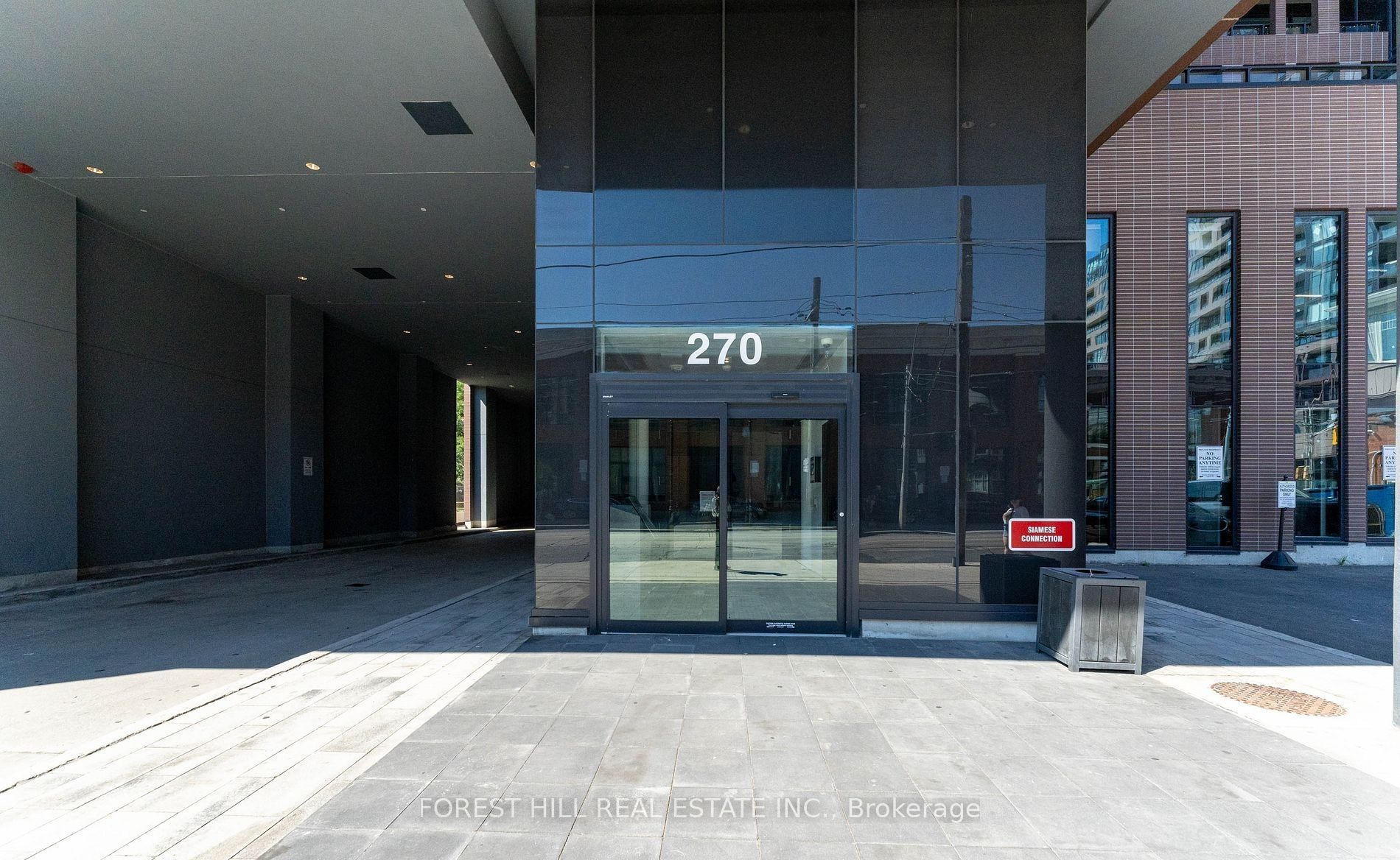 270 dufferin Street 418