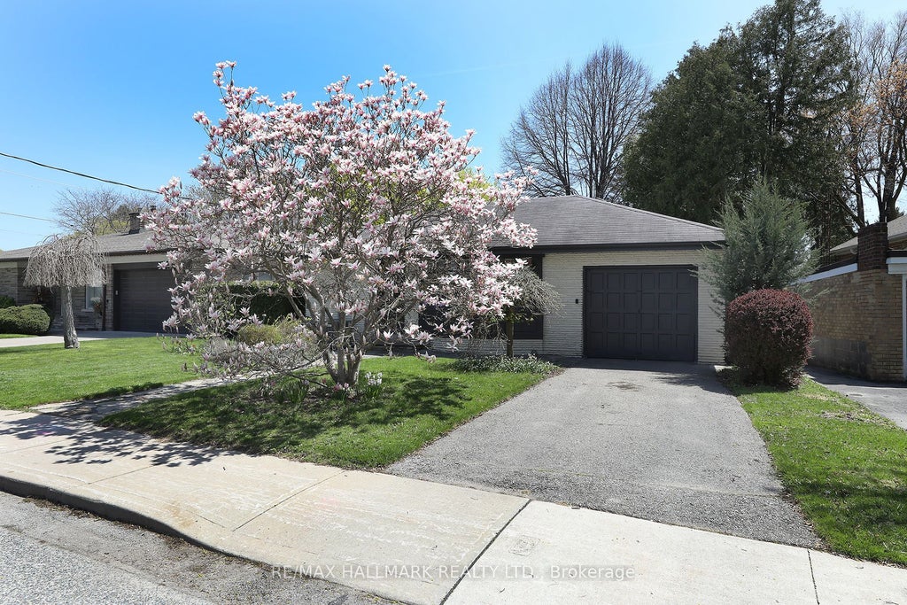 Photo of 33 Stag Hill Drive, Toronto, ON M4B 1K8 (MLS # E13415612)