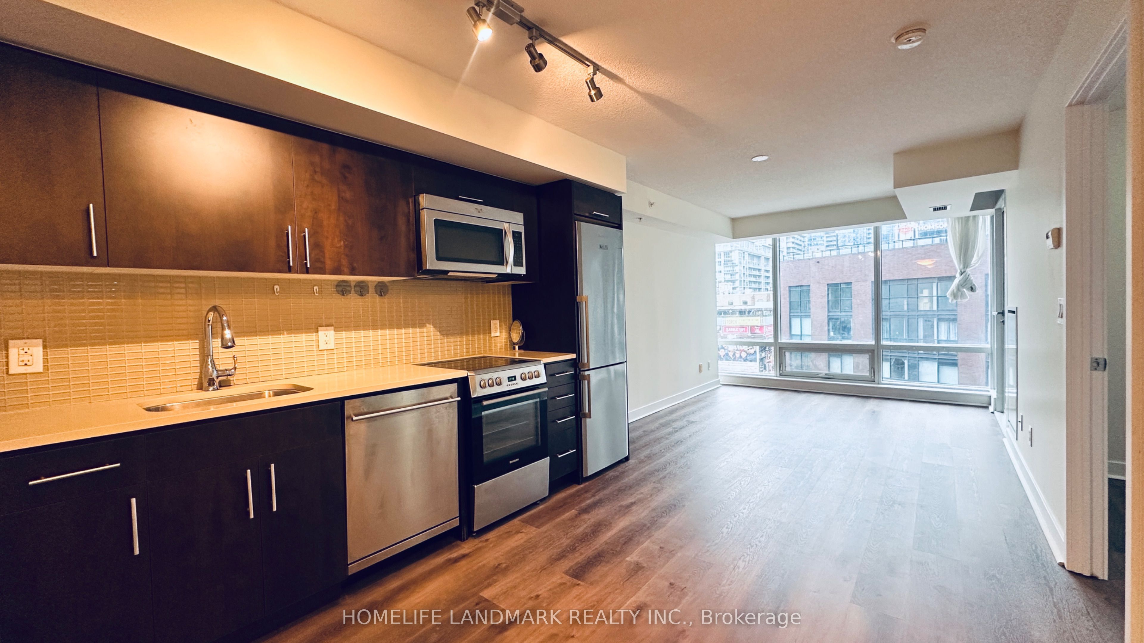 295 Adelaide Street W 605