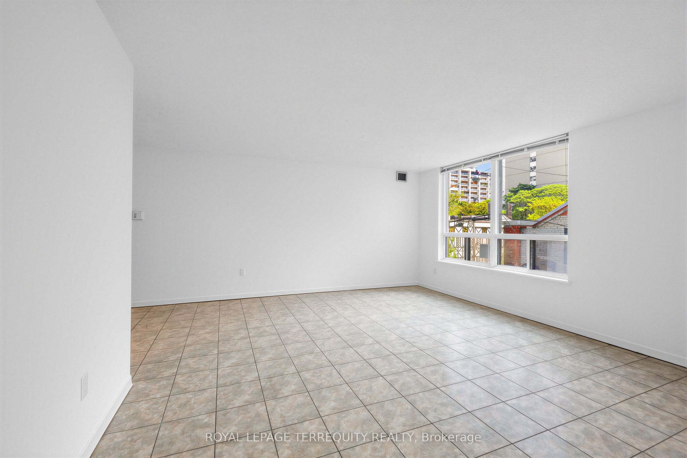25 Maitland Street 210