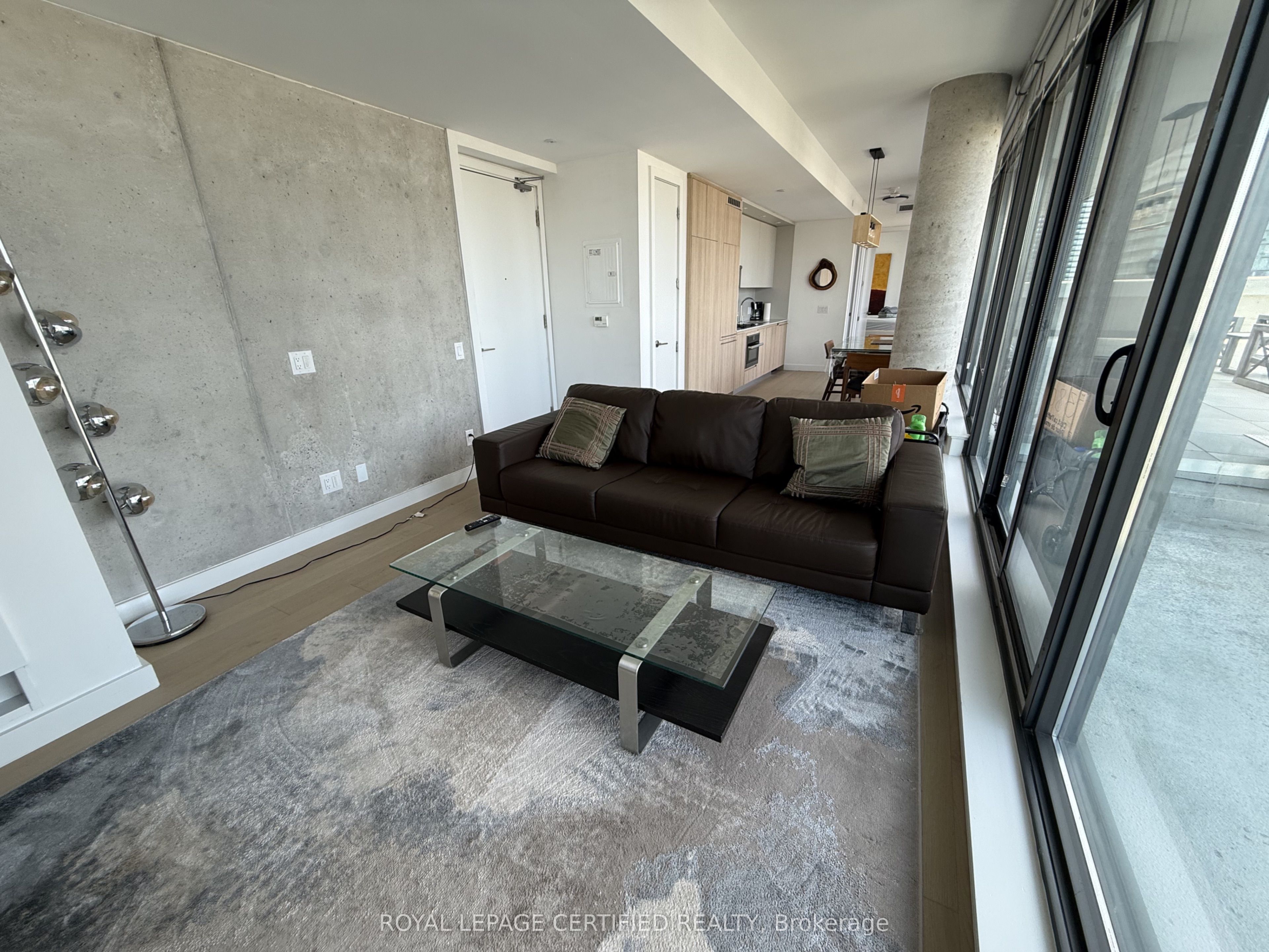 81 Wellesley Street E 2305