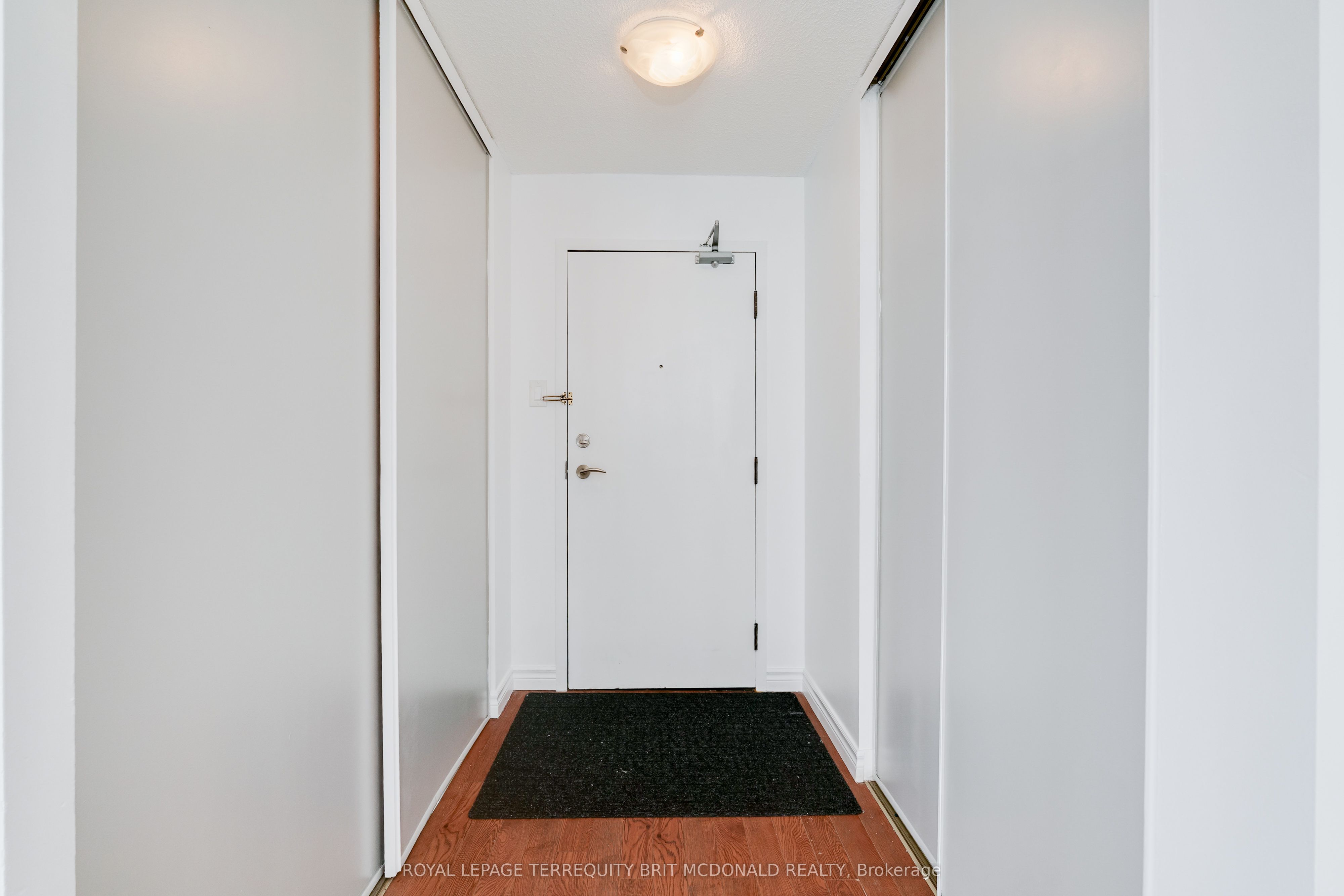 350 Rathburn Road W 1008