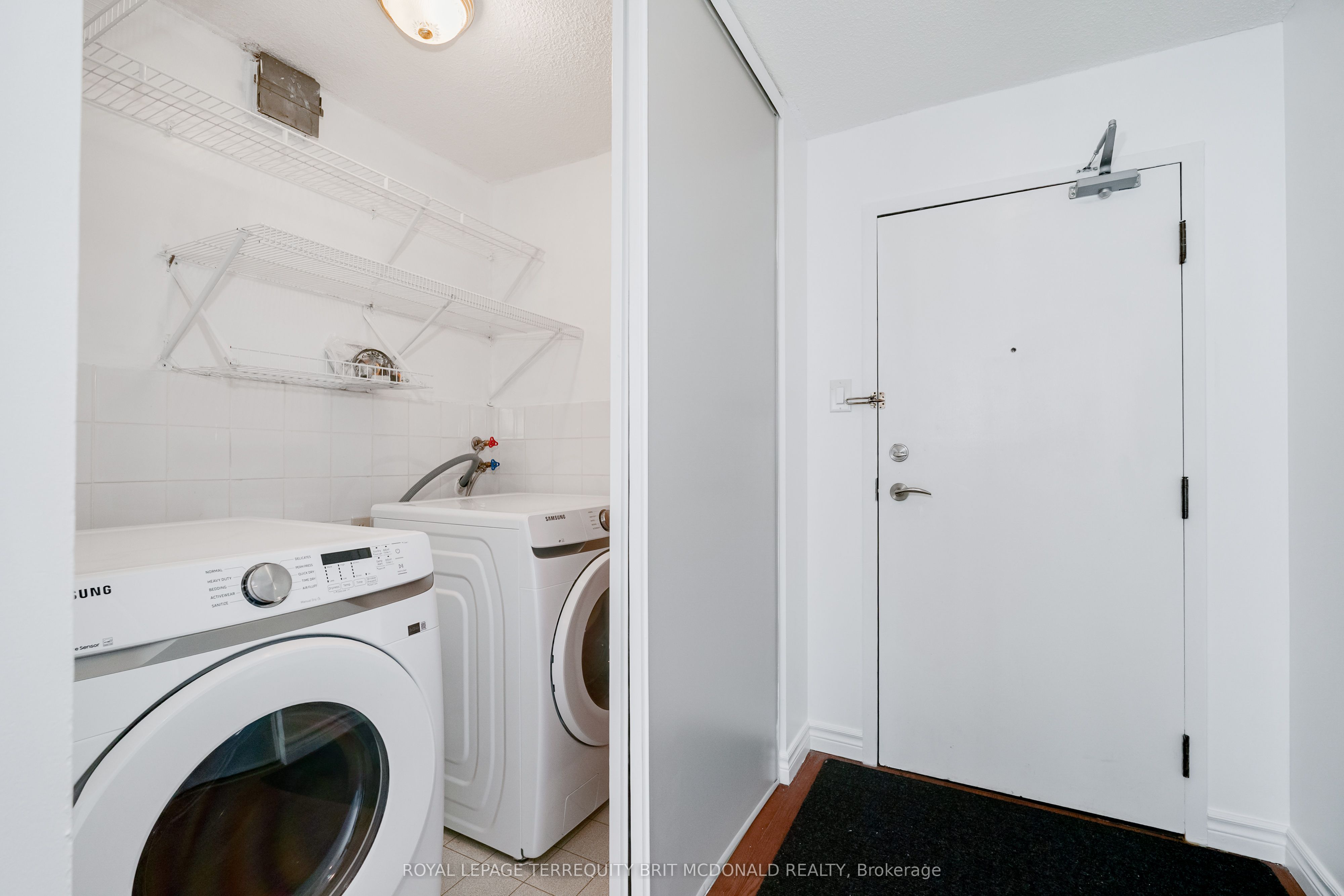 350 Rathburn Road W 1008