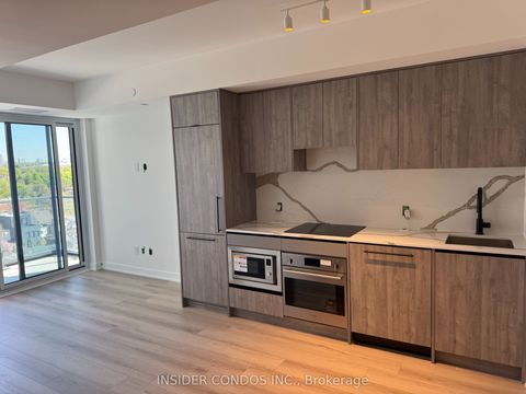 5 Lakeview Avenue 702 Toronto ON M6J 0H3