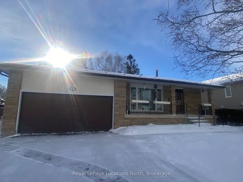 Photo of 221 John Street, Clearview, ON L0M 1S0 (MLS # S12656324)