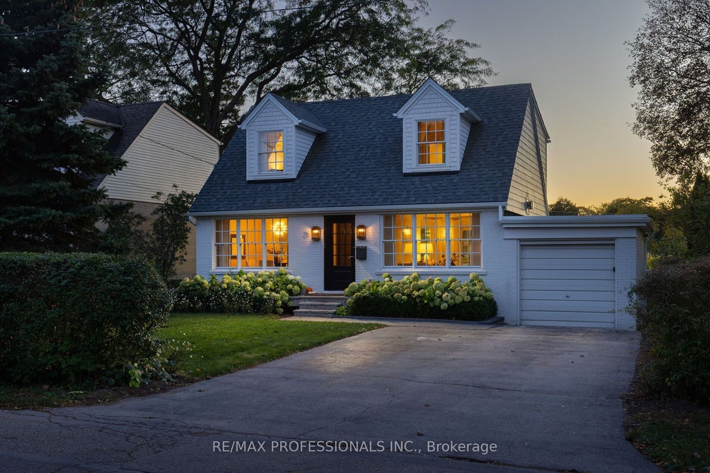 Photo of 8 Glenn Murray Drive, Toronto, ON M8Y 3H3 (MLS # W13885886)