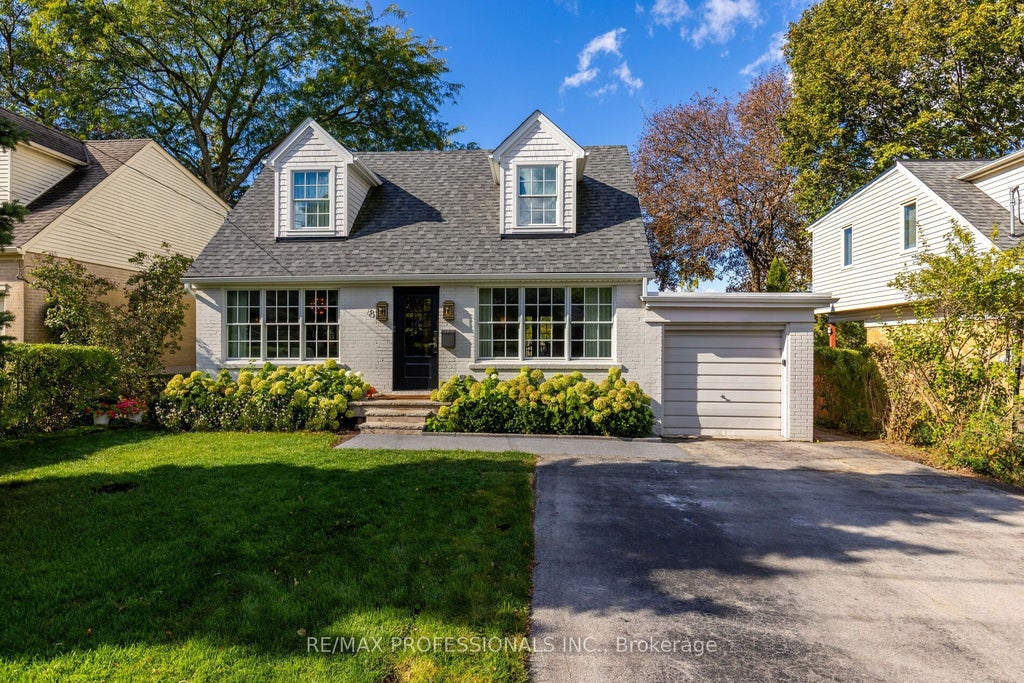 Photo of 8 Glenn Murray Drive, Toronto, ON M8Y 3H3 (MLS # W13885886)
