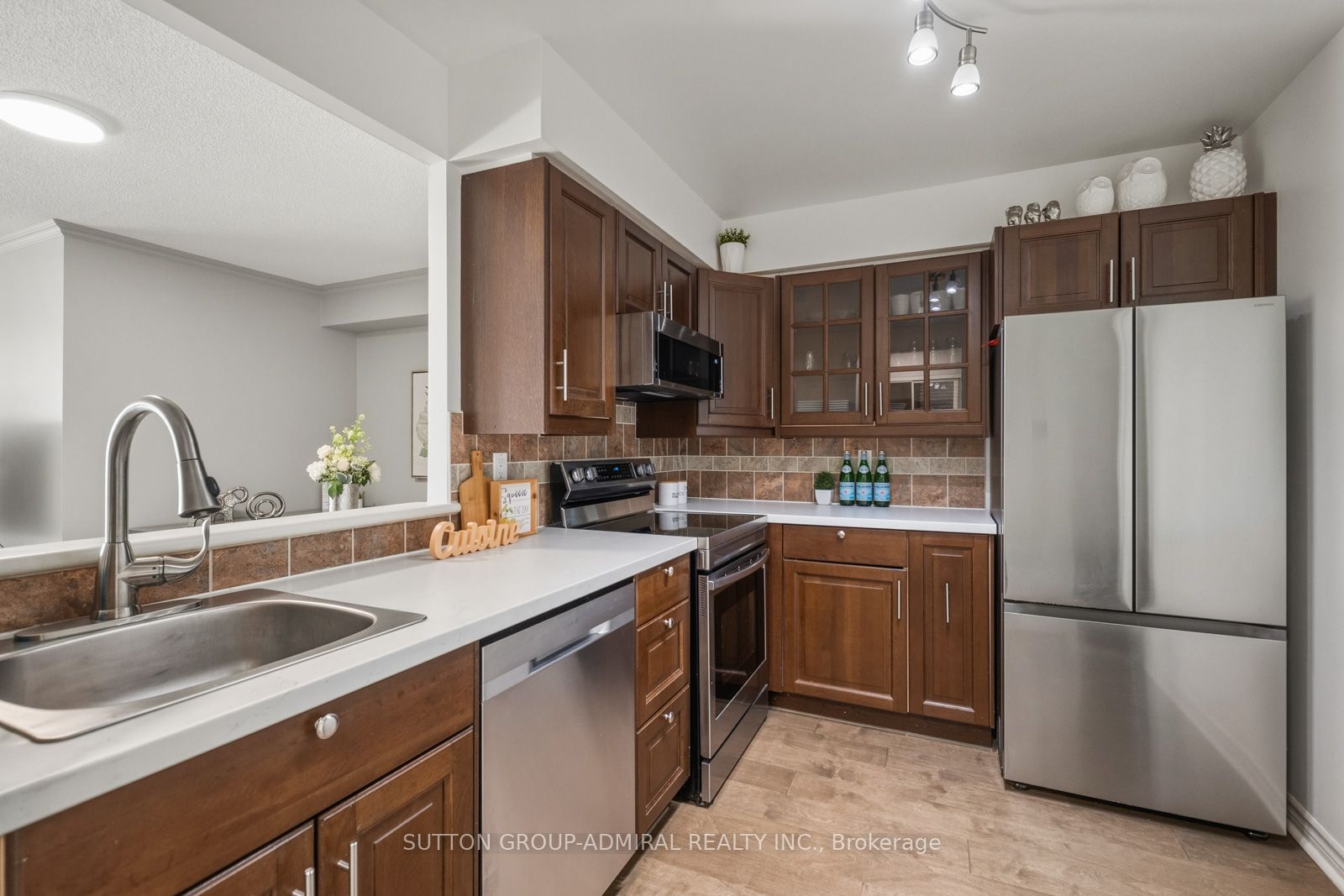 850 Steeles Avenue W 1106