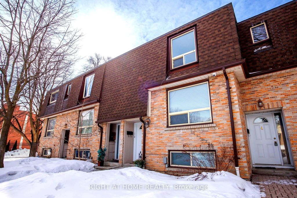 Photo of 1400 N Mary Street N #3, Oshawa, ON L1G 7B6 (MLS # E12834232)
