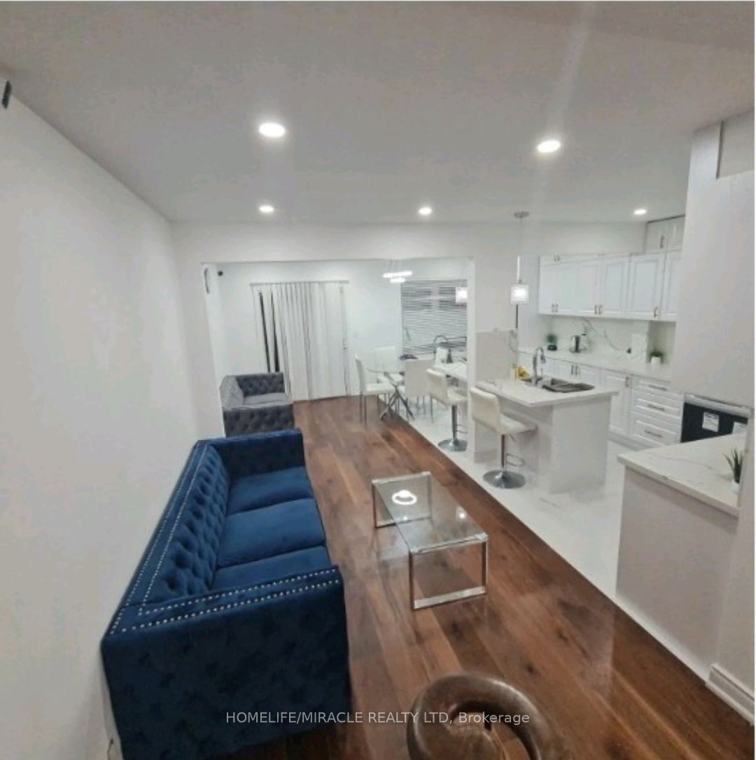 7153 Village Walk