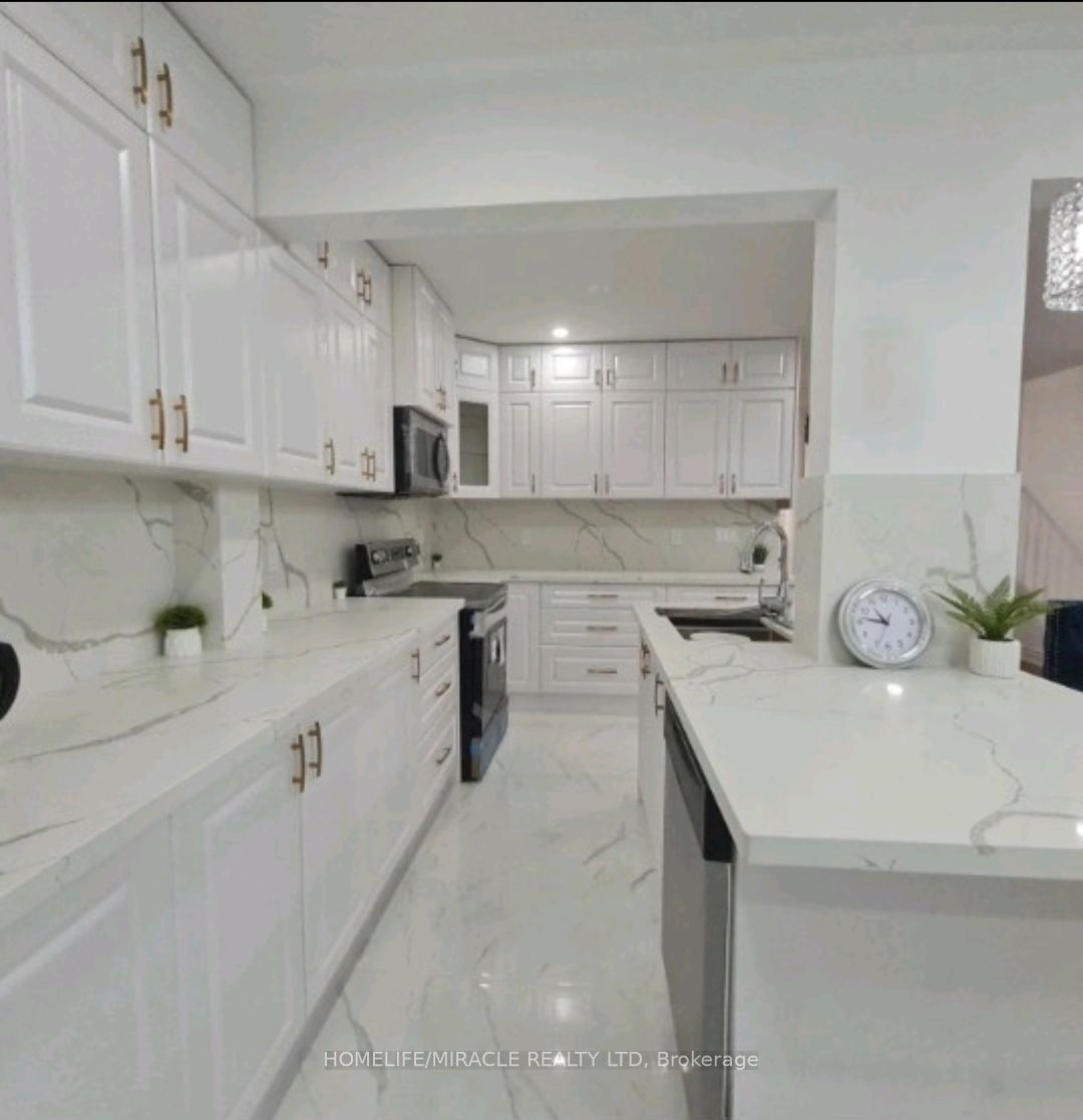 7153 Village Walk