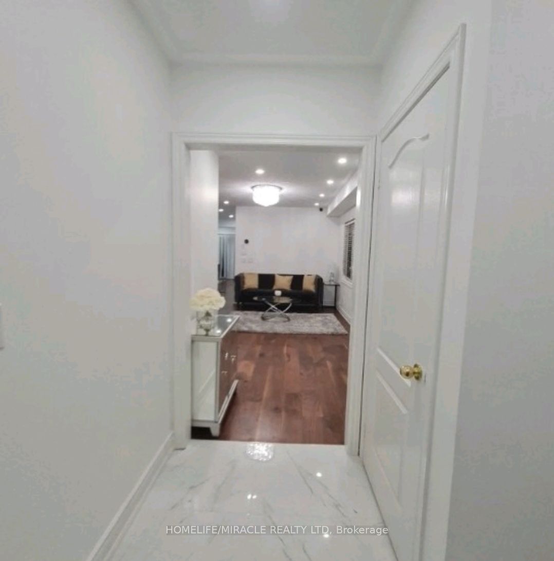 7153 Village Walk