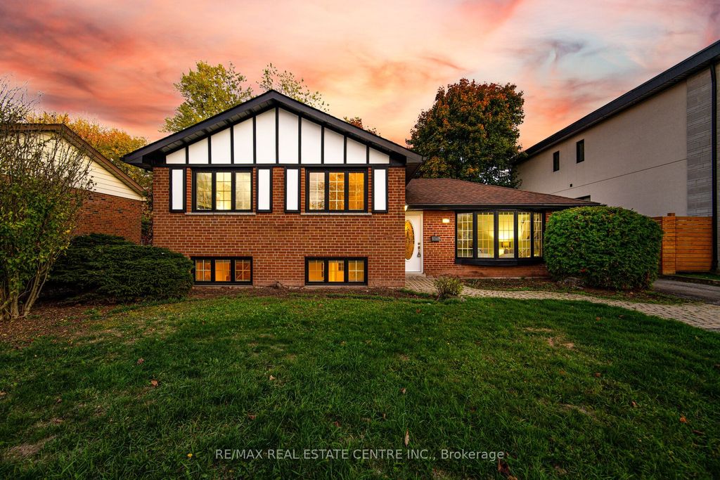 Photo of 5288 Mericourt Road, Burlington, ON L7L 3R3 (MLS # W12587052)