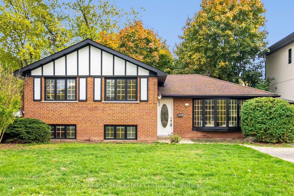 Photo of 5288 Mericourt Road, Burlington, ON L7L 3R3 (MLS # W12587052)