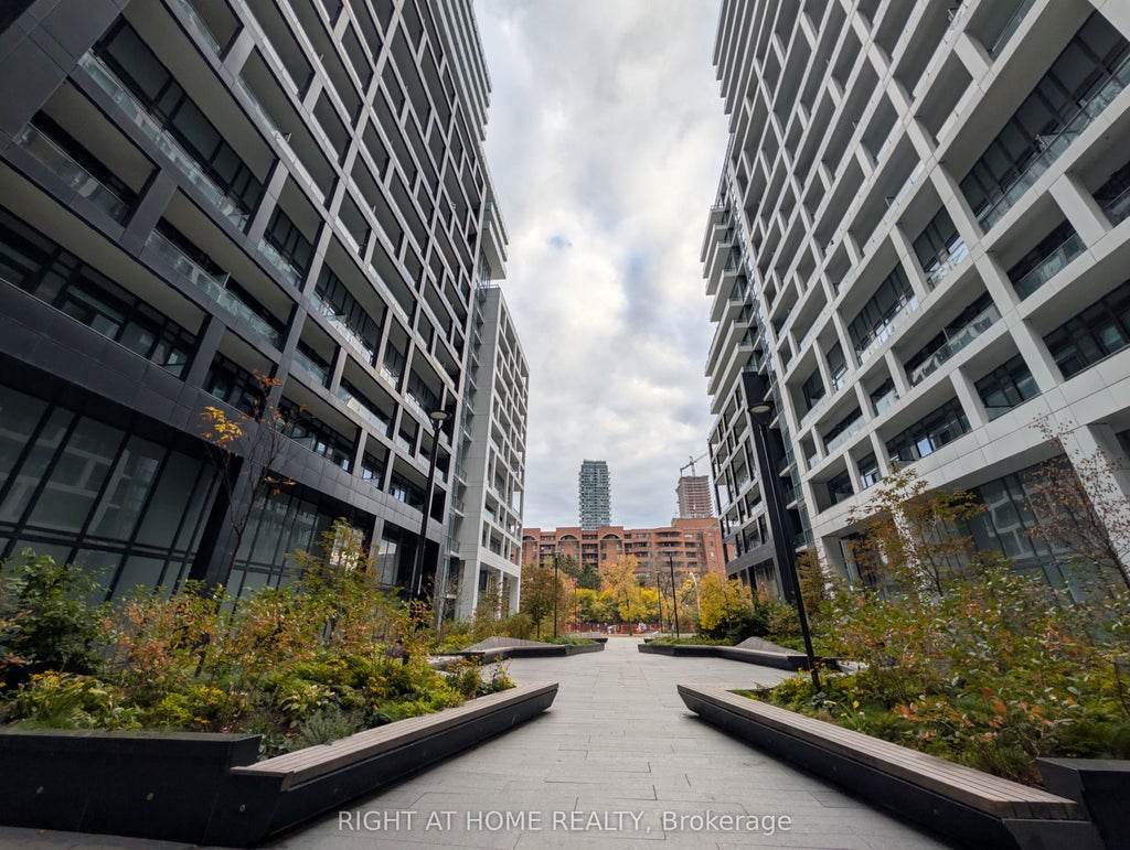 Photo of 60 Princess Street #1721, Toronto, ON M5A 2C7 (MLS # C14112112)