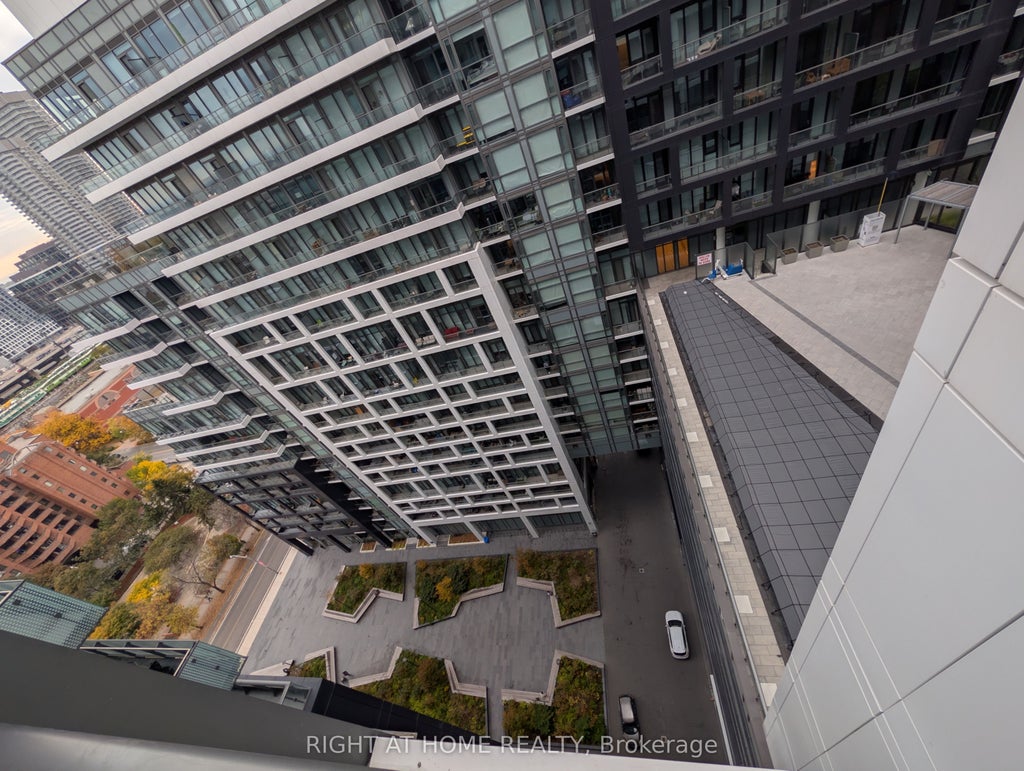 Photo of 60 Princess Street #1721, Toronto, ON M5A 2C7 (MLS # C14112112)