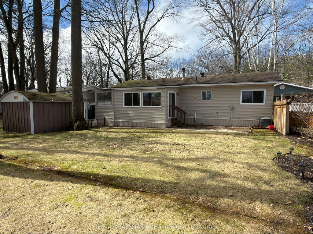 Photo of 13 Carruthers Street N, Wasaga Beach, ON L9Z 1K2 (MLS # S12986378)