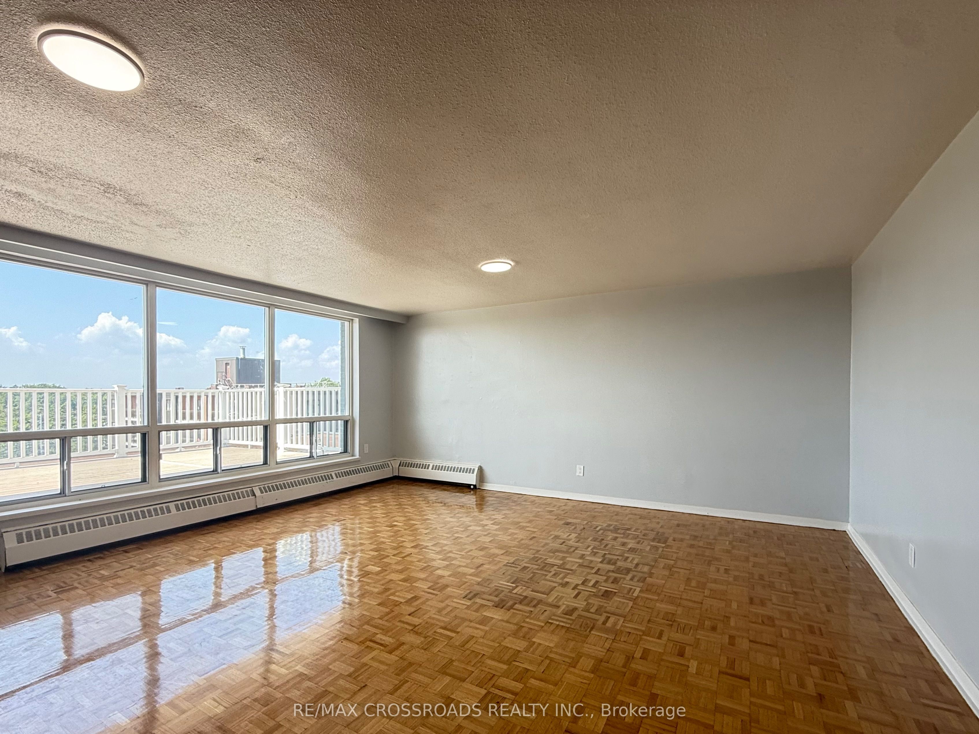 363 Lakeshore Road E 801