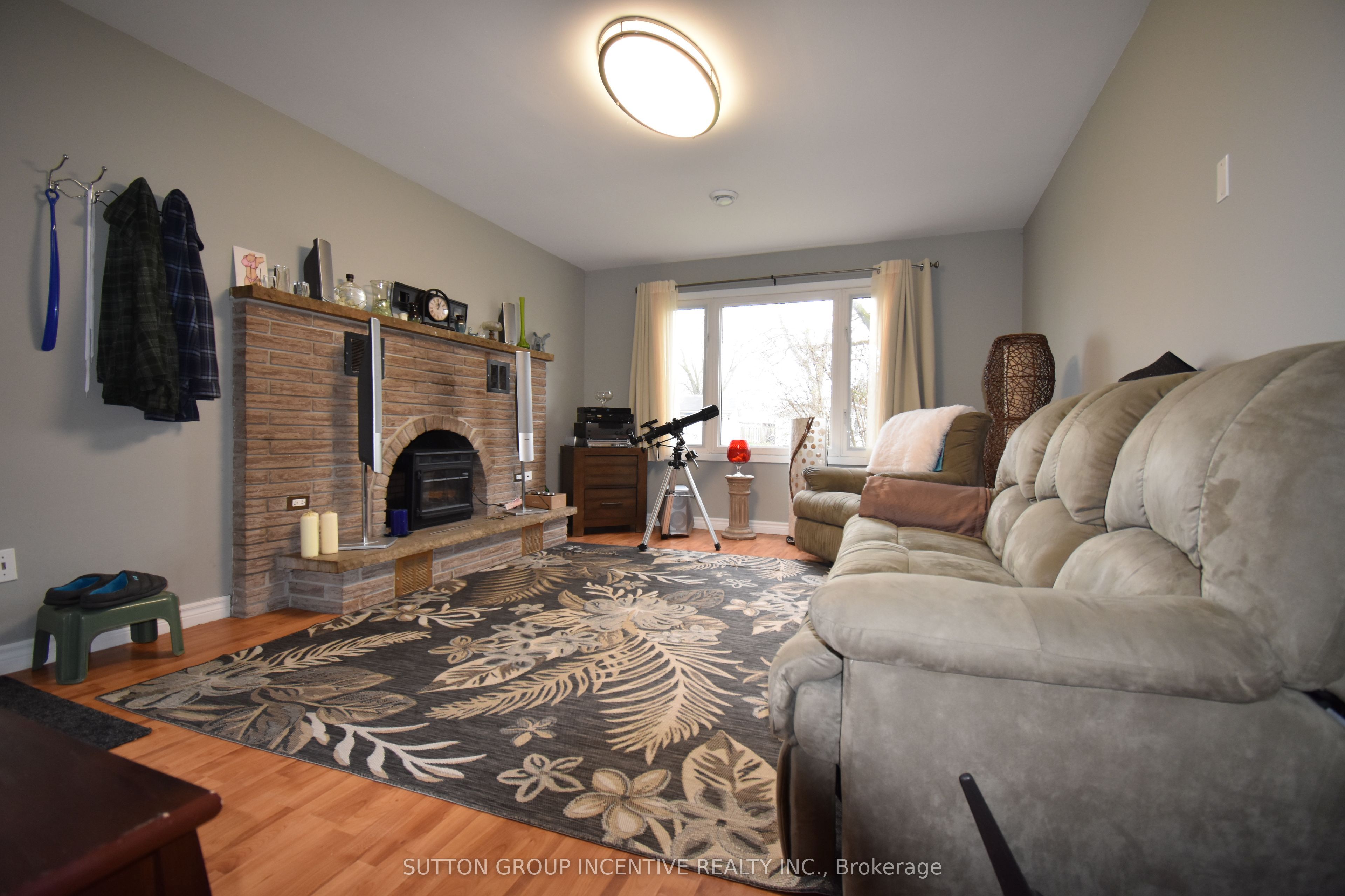 5 Lanark Crescent