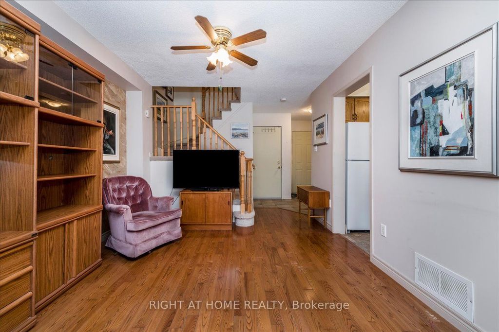 Photo of 142 Leslie Avenue, Barrie, ON L4N 9P4 (MLS # S12898048)