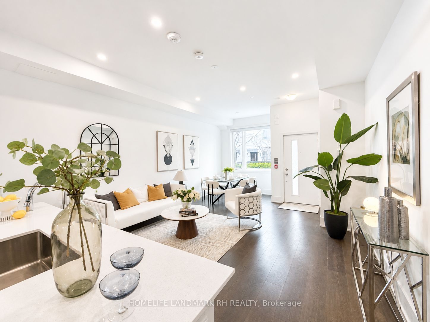 270 Davenport Road TH6