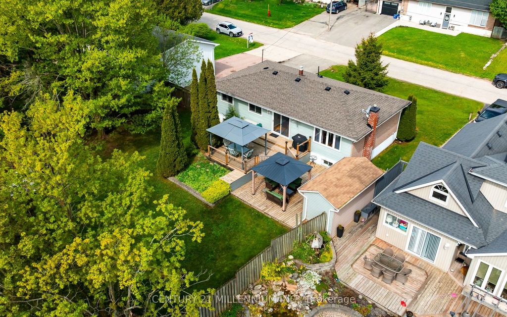 Photo of 13 Ellen Crescent, Erin, ON N0B 1Z0 (MLS # X13509396)