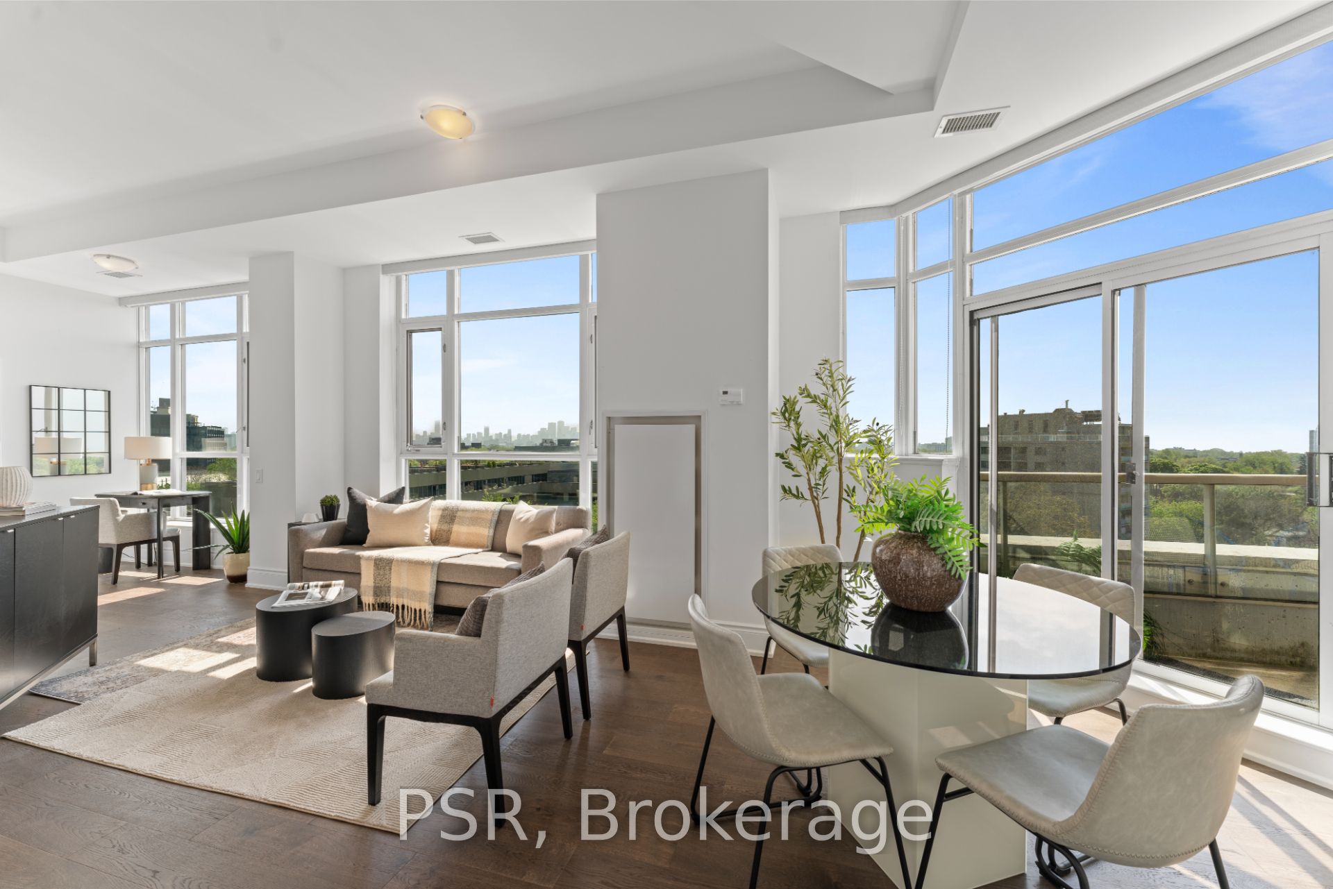 437 Roncesvalles Avenue 702