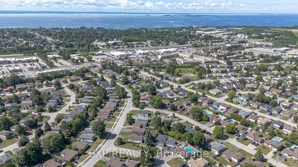 Photo of 10 Kathryn Crescent, North Bay, ON P1B 8P4 (MLS # X13477380)