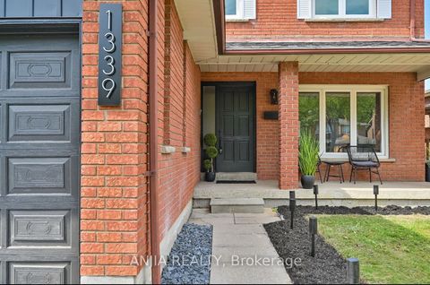 1339 Willowbank Trail Mississauga ON L4W 3P9