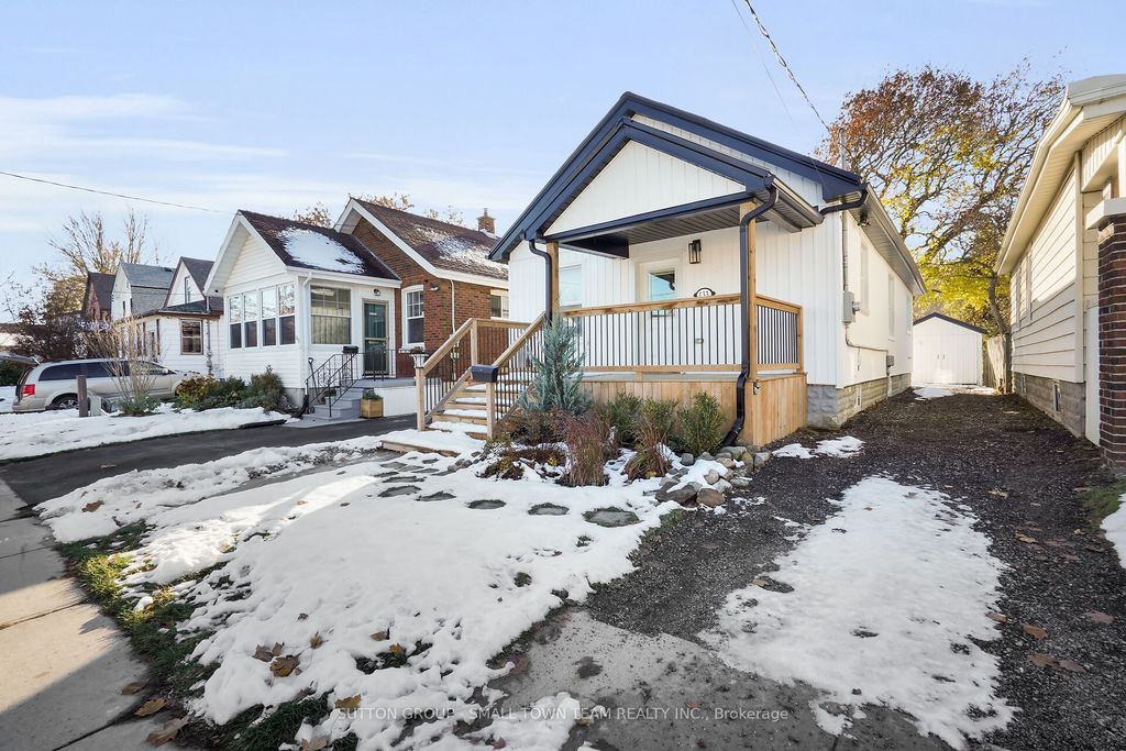 Photo of 133 Emery Street E, London South, ON N6C 2C9 (MLS # X12548028)