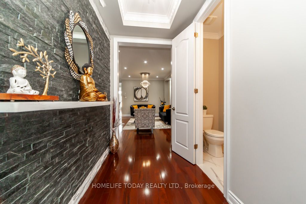 238 Wardlaw Place