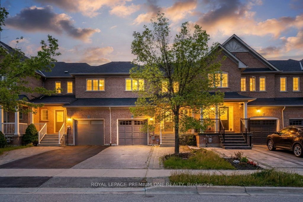 Photo of 13 Summitridge Court, Brampton, ON L6P 2E5 (MLS # W13218112)