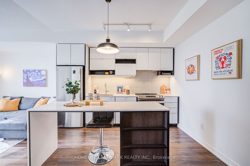 Photo of 4065 Confederation Parkway #3901, Mississauga, ON L5B 0L4 (MLS # W13226124)