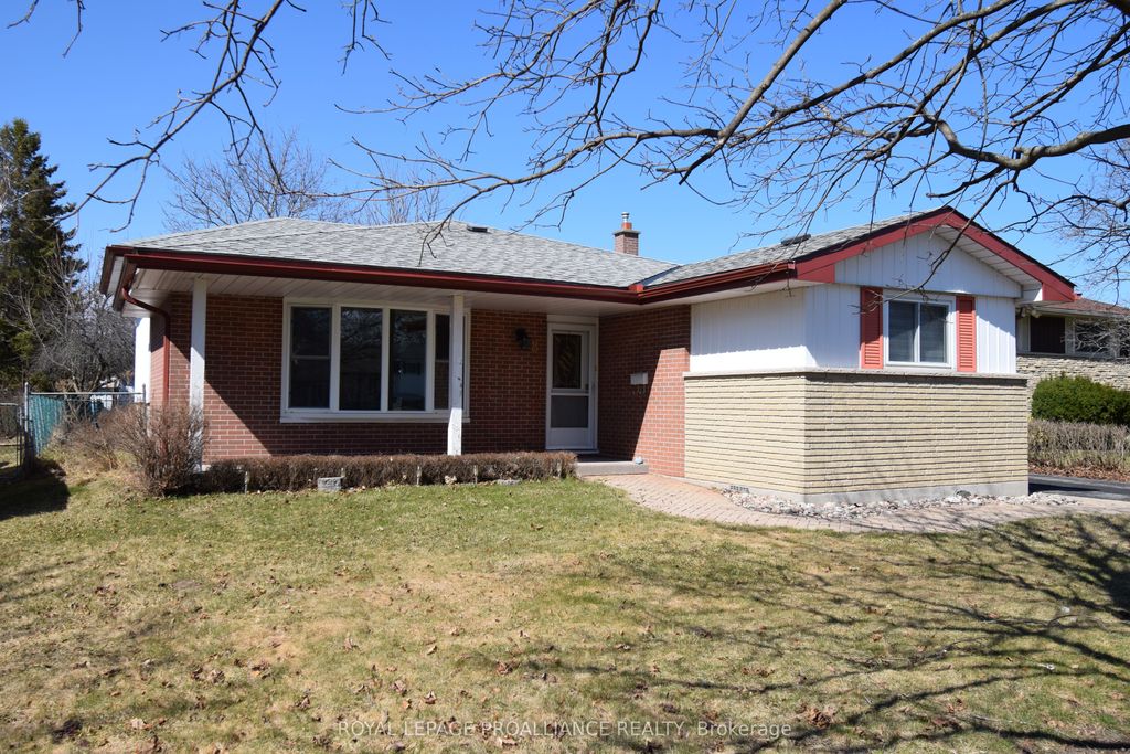 Photo of 8 Walden Circle, Belleville, ON K8P 2C3 (MLS # X13079992)