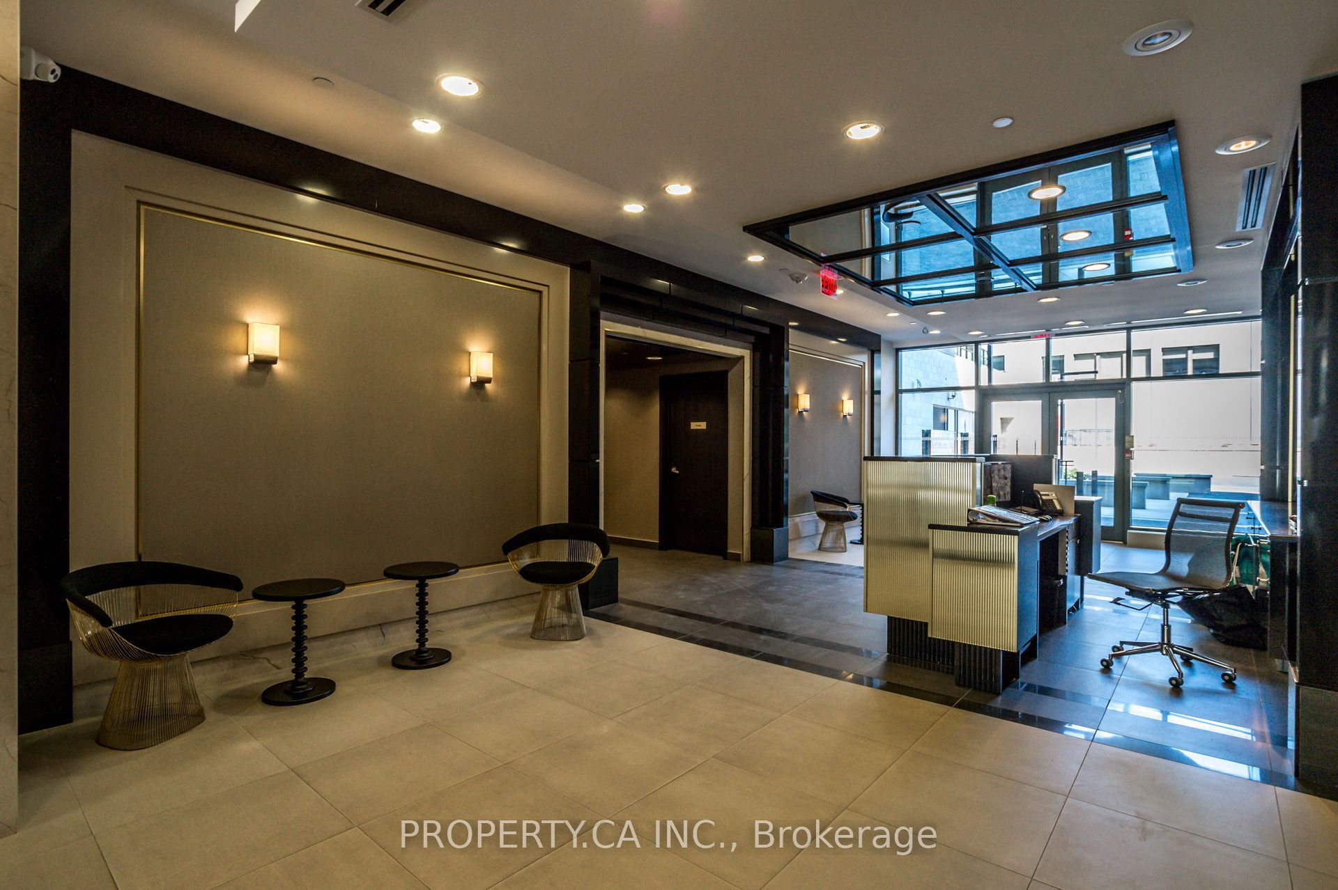 1190 Dundas Street E 305