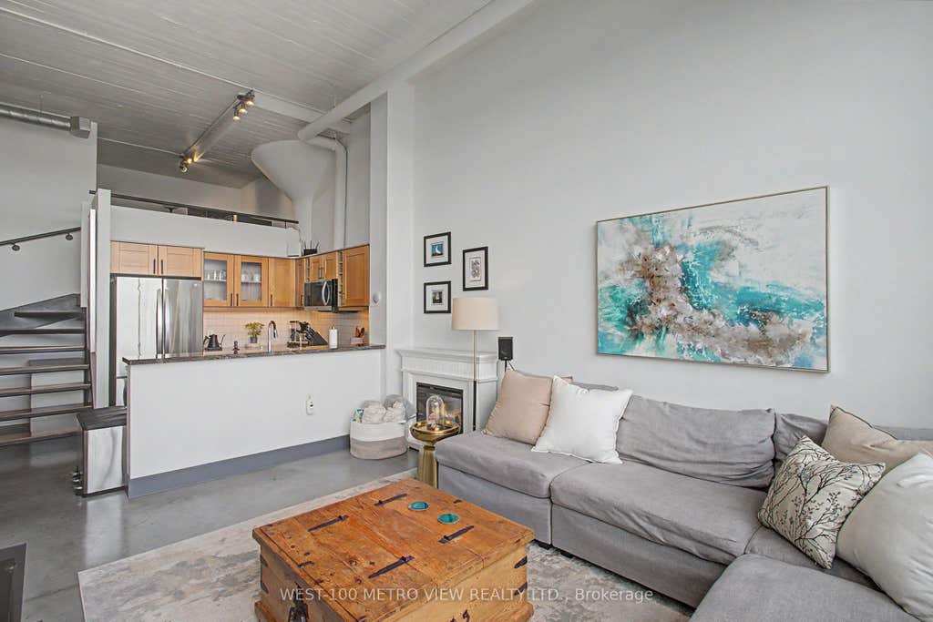 Photo of 1001 Roselawn Avenue #415, Toronto, ON M6B 4M4 (MLS # W13140070)