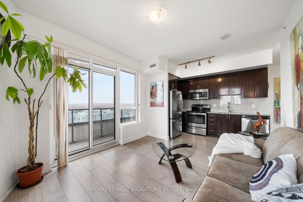 Photo of 7171 Yonge Street #2108, Markham, ON L3T 0C5 (MLS # N13063622)