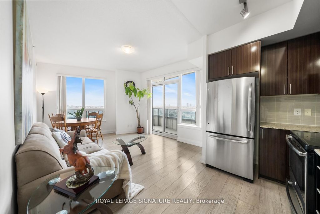Photo of 7171 Yonge Street #2108, Markham, ON L3T 0C5 (MLS # N13063622)