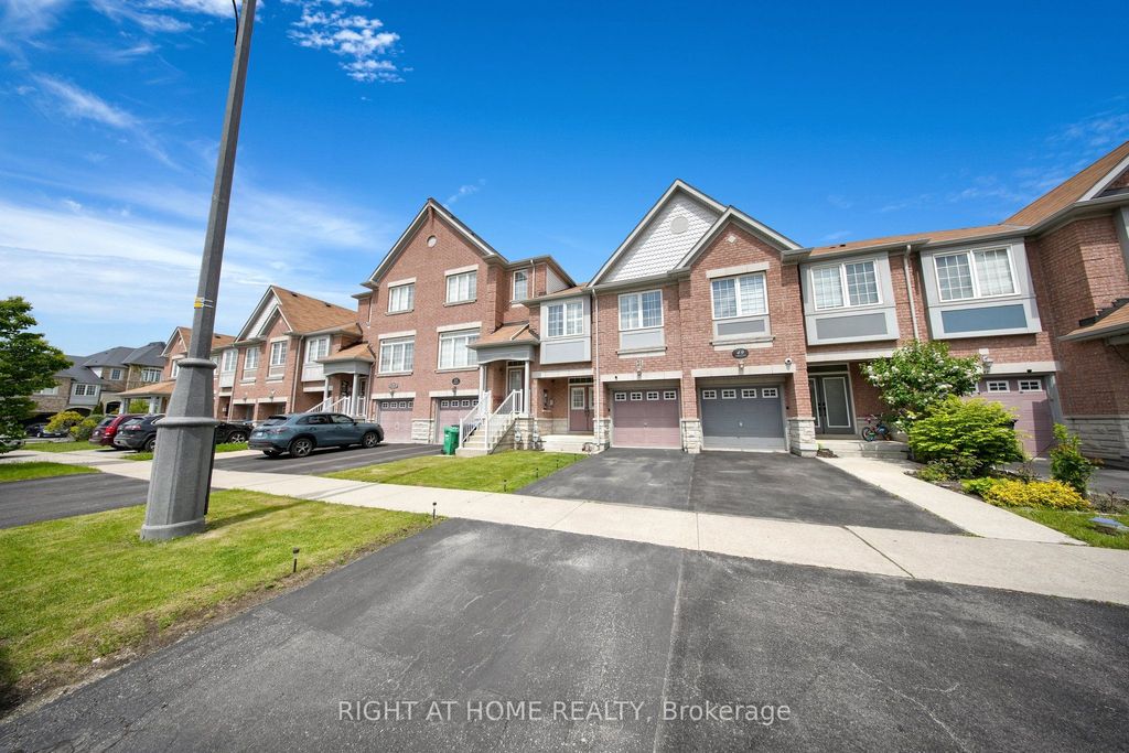 Photo of 51 Lorenzo Circle, Brampton, ON L6R 3N4 (MLS # W12653582)