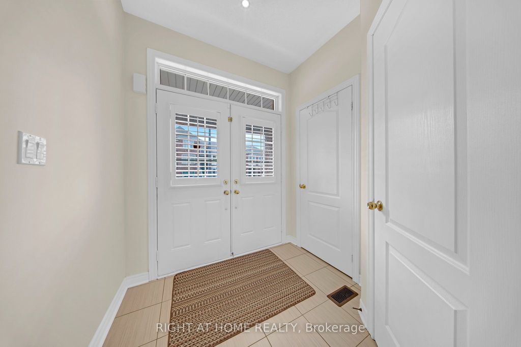 Photo of 51 Lorenzo Circle, Brampton, ON L6R 3N4 (MLS # W12653582)