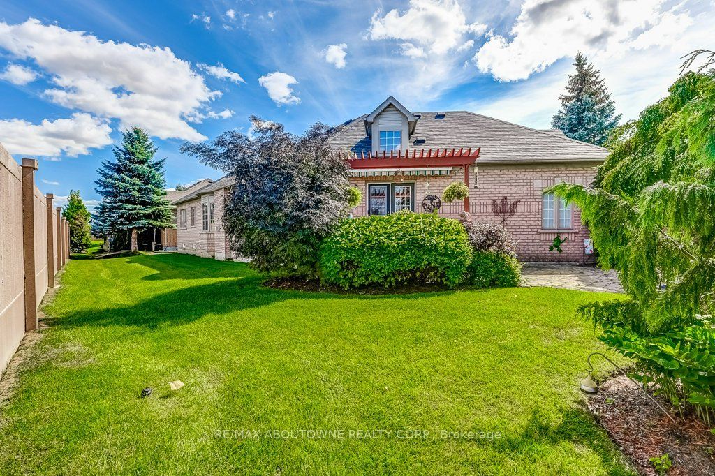 Photo of 17 Orchard Park Gate #27, Brampton, ON L6R 1W5 (MLS # W12821550)